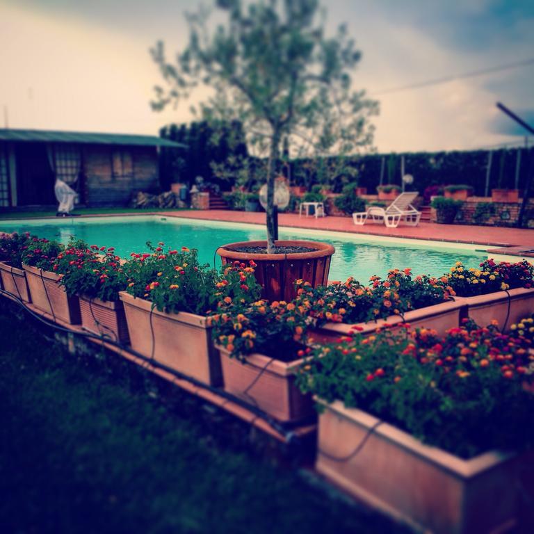 Agriturismo "Le Rondinelle" Valiano Extérieur photo
