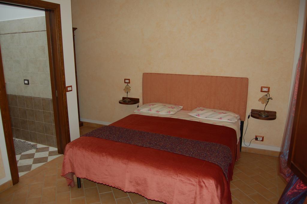 Agriturismo "Le Rondinelle" Valiano Chambre photo